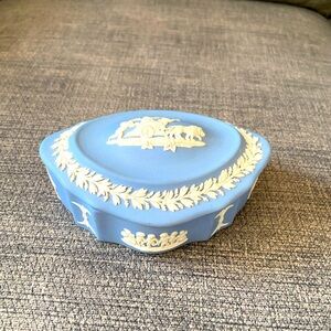 Vintage Wedgwood Jewelry/Trinket Box